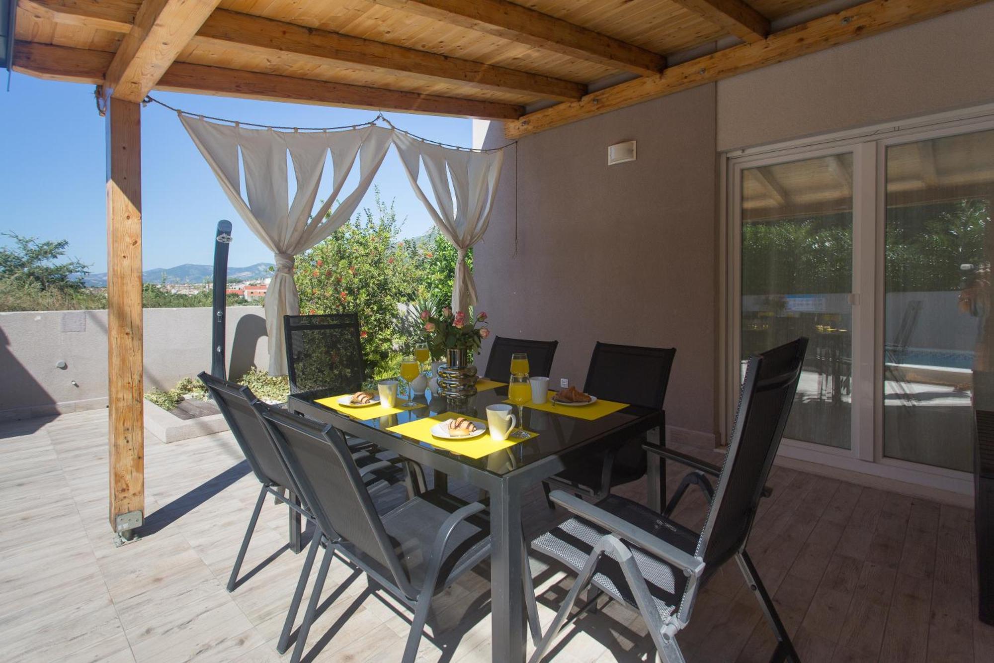 Life - New And Luxury Holiday House Kastela Exterior photo