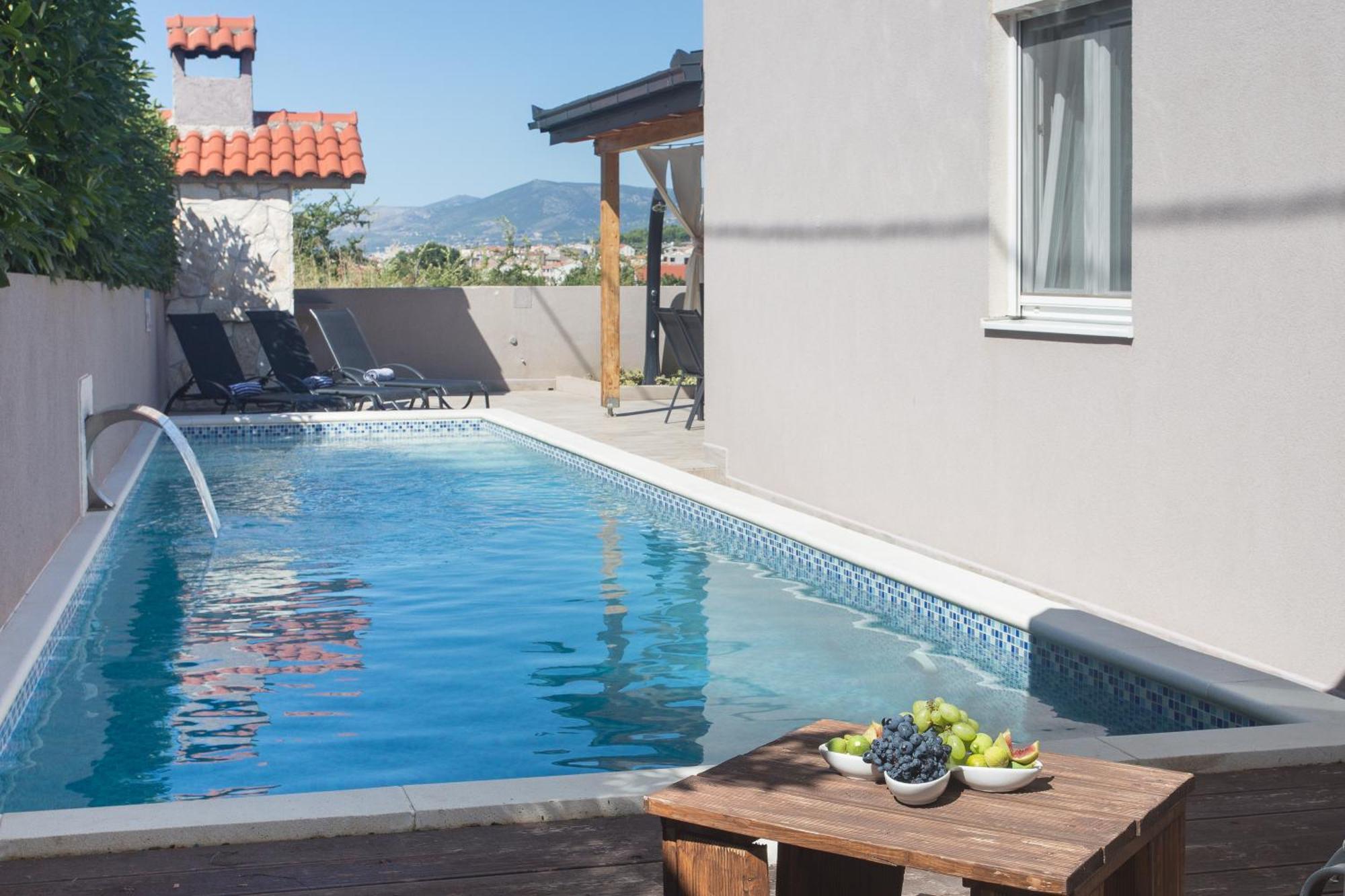Life - New And Luxury Holiday House Kastela Exterior photo