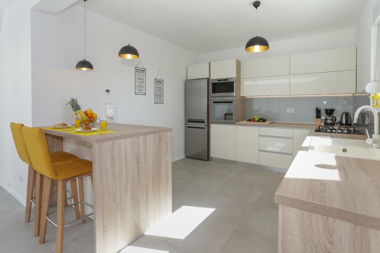 Life - New And Luxury Holiday House Kastela Exterior photo